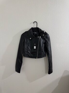Black fashion nova cropped leather jacket